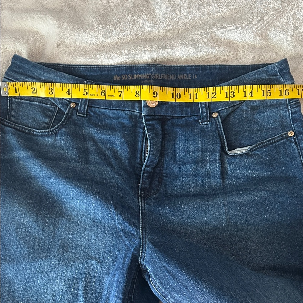 Chico’s Dark Indigo So Slimming Girlfriend Ankle Jeans with Lace Cuff. Sz 1 - Picture 5 of 13